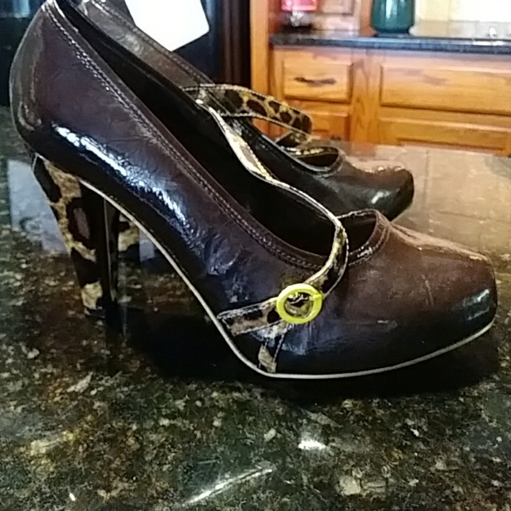 Naughty monkey heels